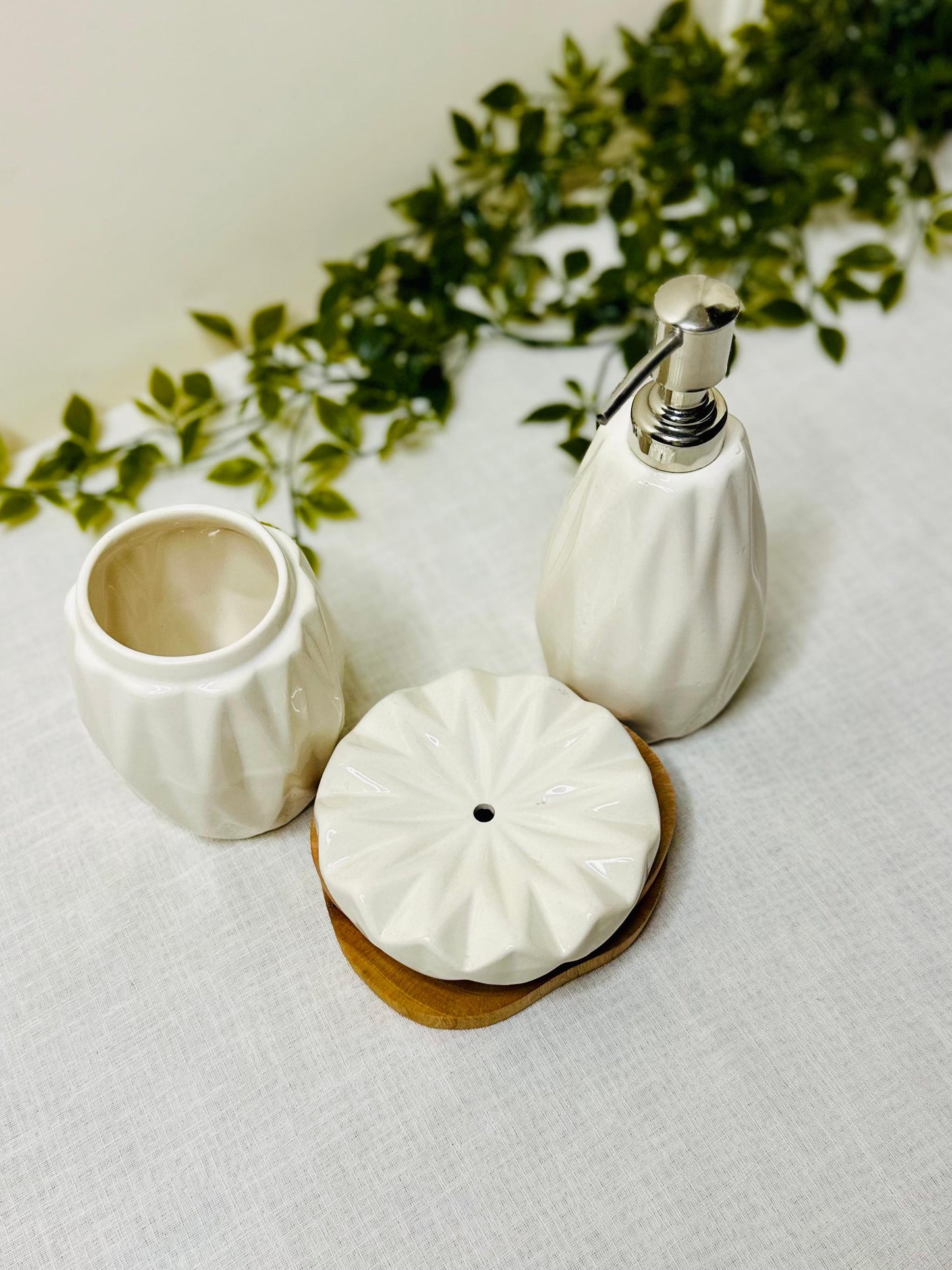 Modern Geometric 3-Piece Ceramic Bathroom Set