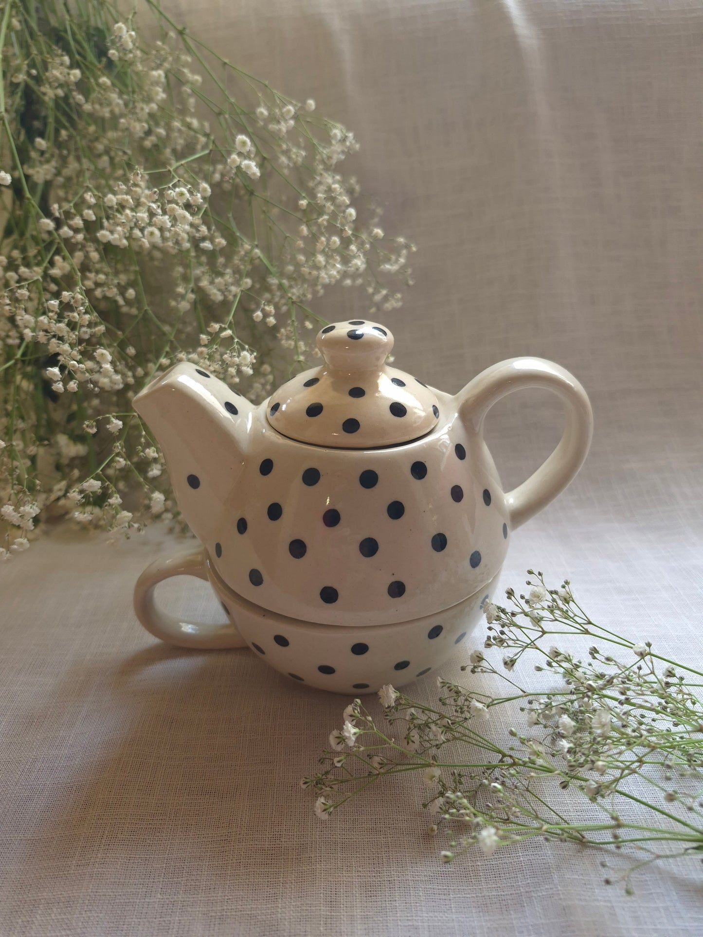 Polka Dot Tea-for-One Set: Charming Cream Ceramic