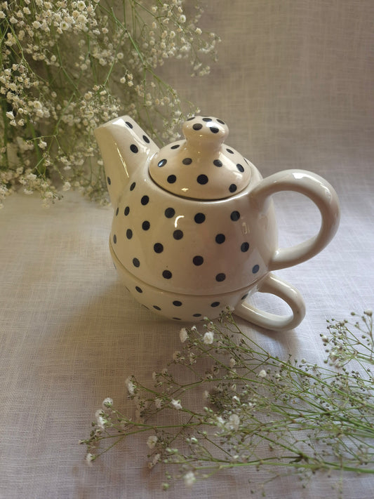 Polka Dot Tea-for-One Set: Charming Cream Ceramic