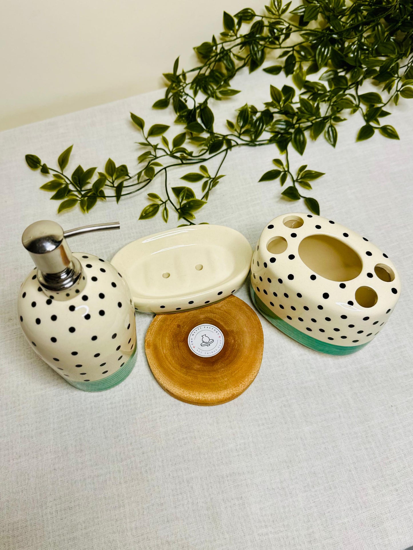 Retro Polka Dot & Teal 3-Piece Ceramic Bathroom Set