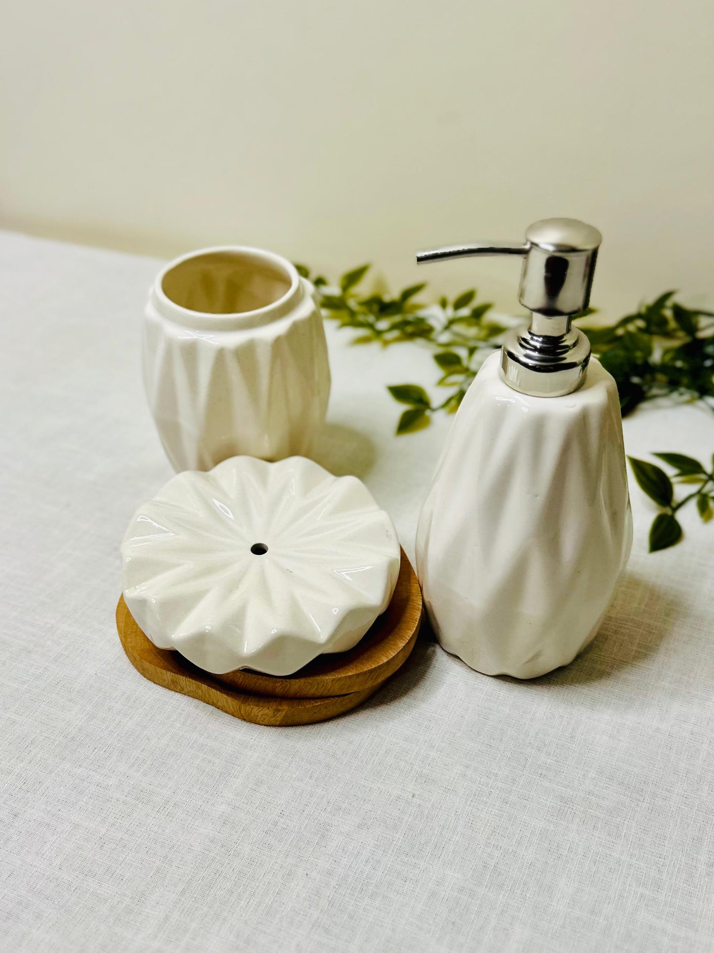 Modern Geometric 3-Piece Ceramic Bathroom Set