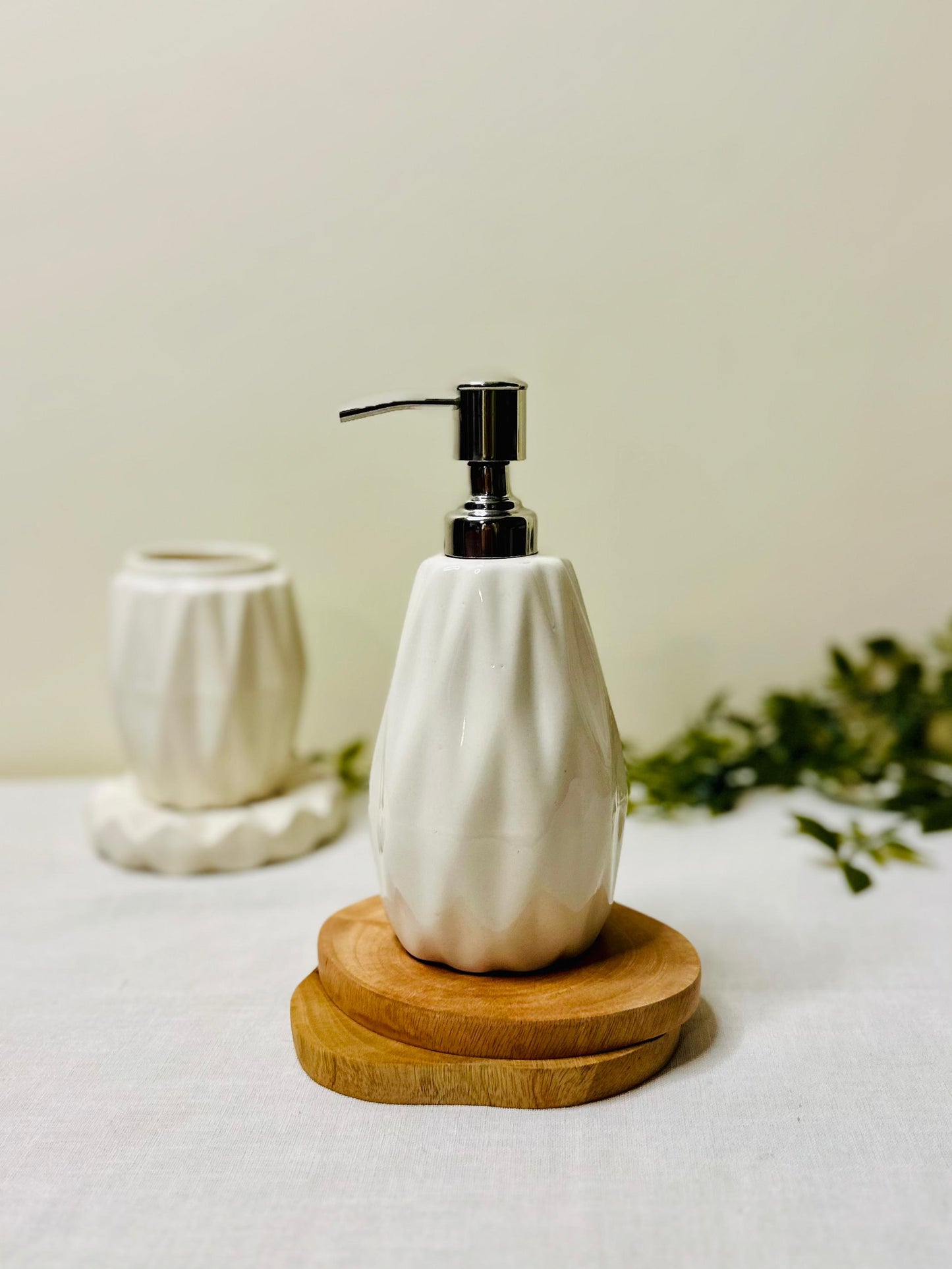 Modern Geometric 3-Piece Ceramic Bathroom Set