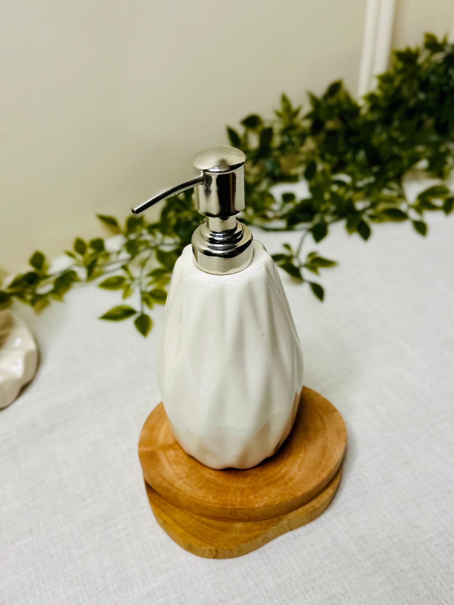 Modern Geometric 3-Piece Ceramic Bathroom Set