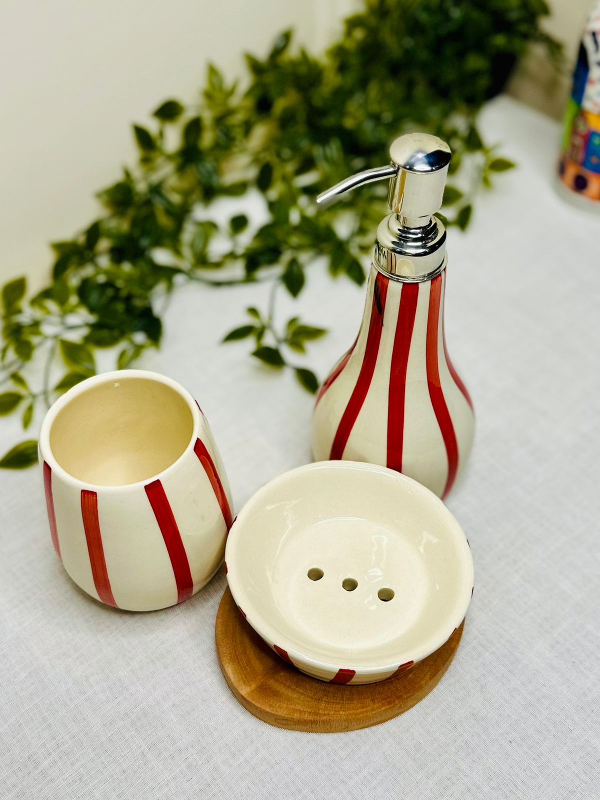 Bold Stripe 3-Piece Ceramic Bathroom Set