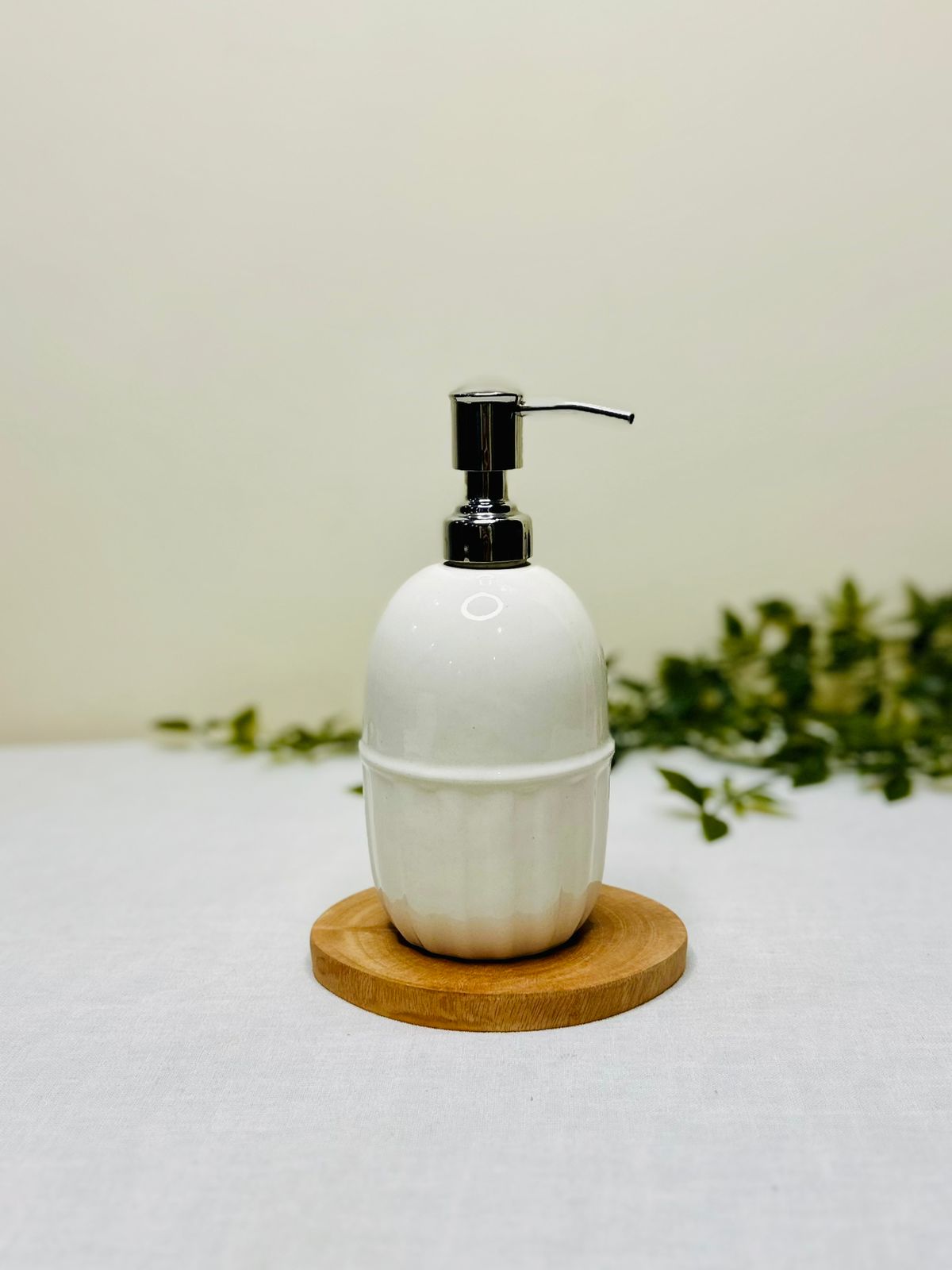 Classic Ribbed 3-Piece Ceramic Bathroom Set