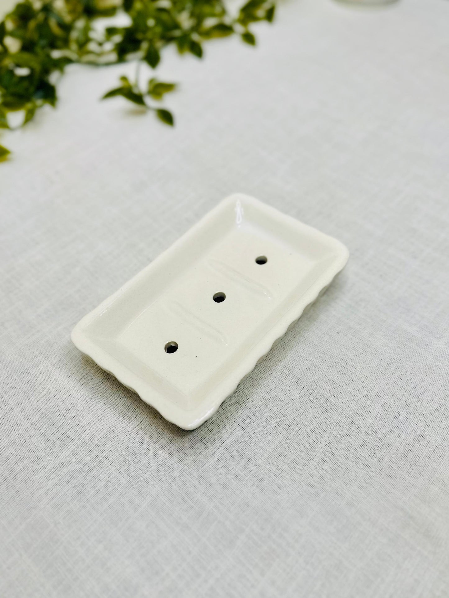 Classic Ribbed 3-Piece Ceramic Bathroom Set