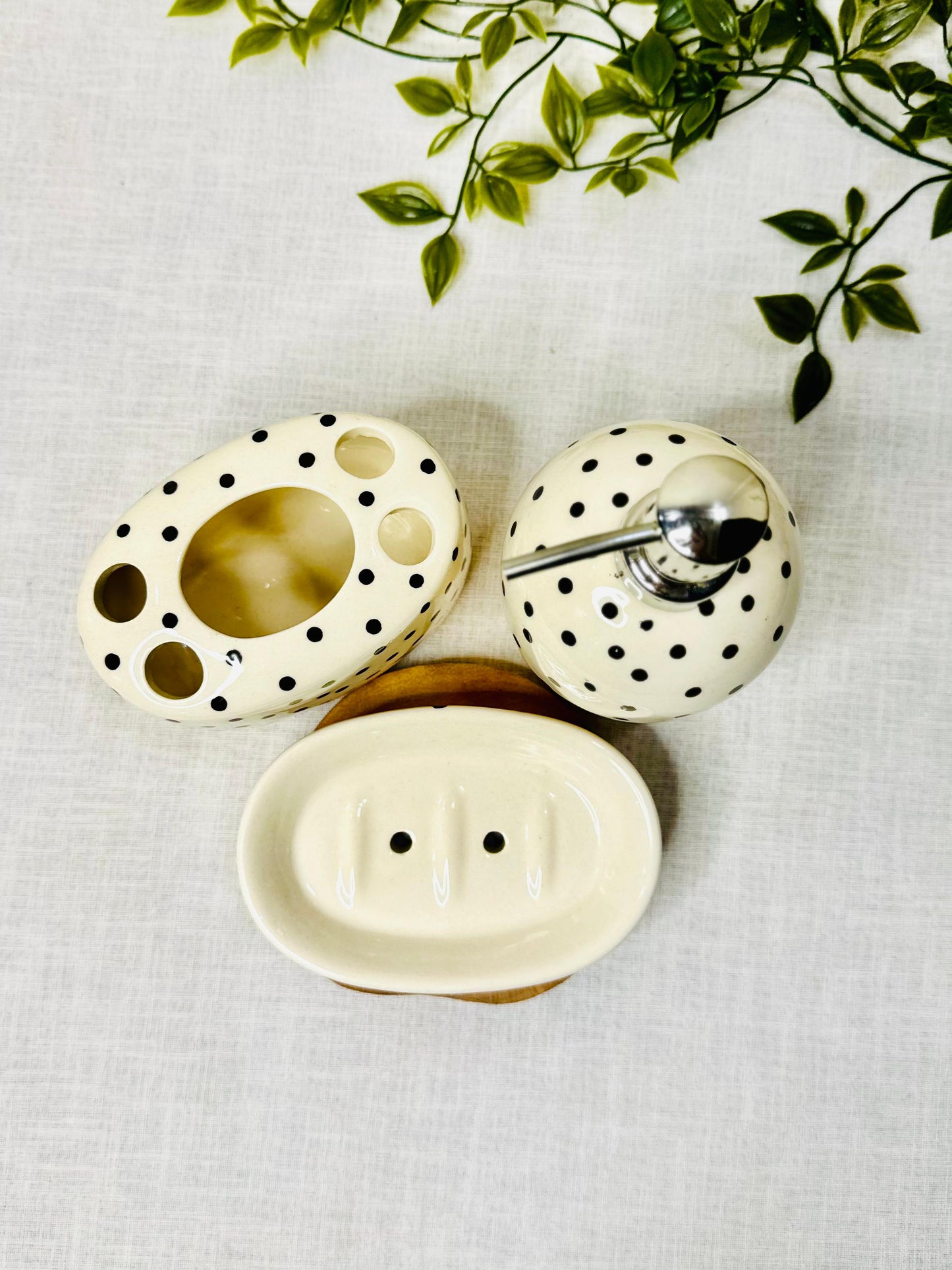 Playful Polka Dot 3-Piece Ceramic Bathroom Set