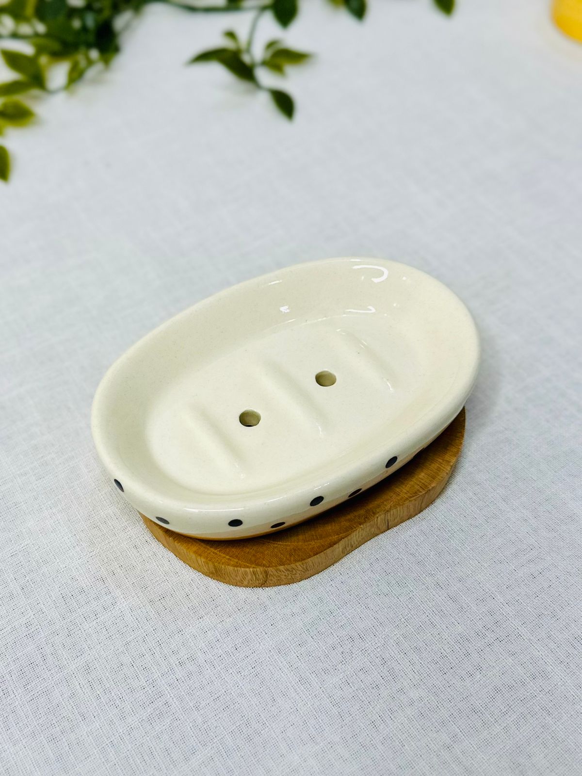 Playful Polka Dot 3-Piece Ceramic Bathroom Set