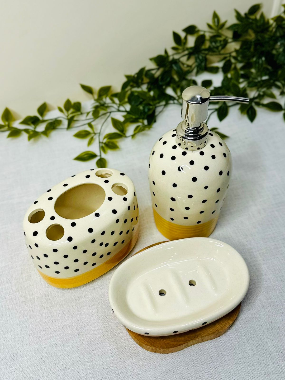 Playful Polka Dot 3-Piece Ceramic Bathroom Set